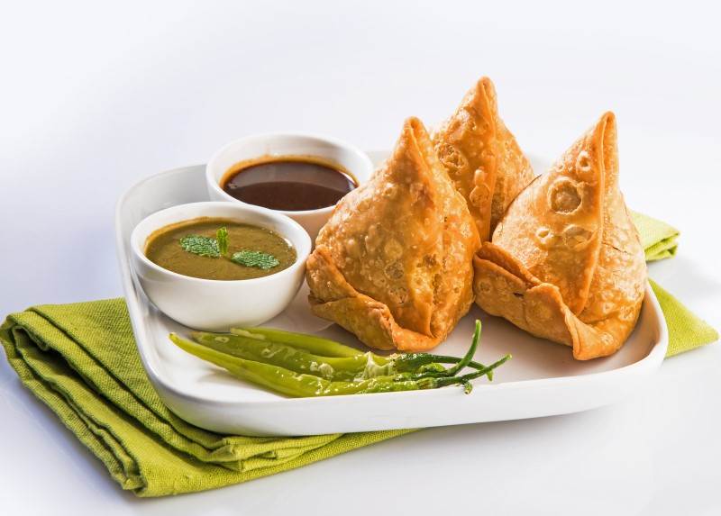 Samosa With Chutney